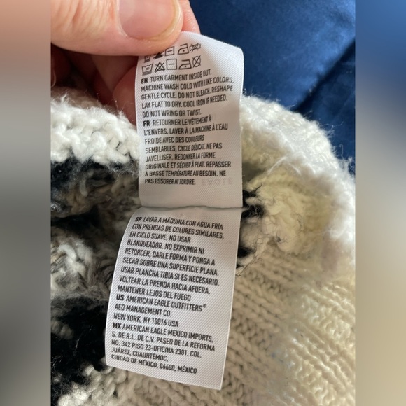 American Eagle Cropped Fair Isle Cardigan Sweater Women Size Small Casual Soft - Picture 5 of 10